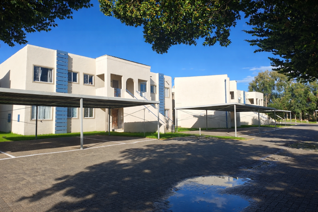 2 Bedroom Property for Sale in Langenhovenpark Free State